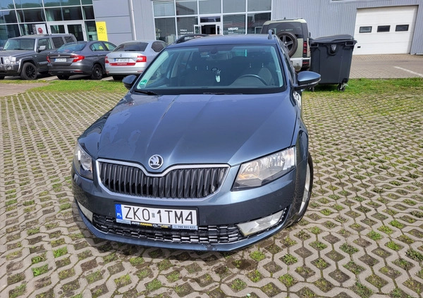 Skoda Octavia cena 40590 przebieg: 290000, rok produkcji 2016 z Koszalin małe 56